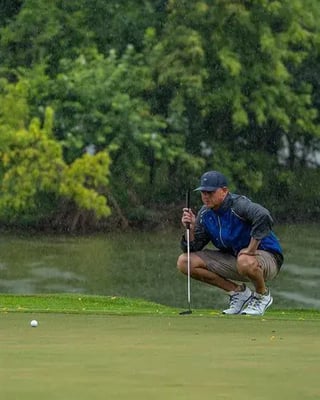 Adam_Forgey_putt.450x563